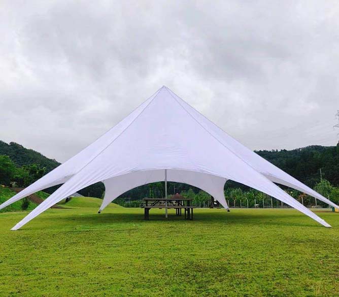 La tente étoile à votre effigie avec un design innovant très rarement visible sur les évènements.